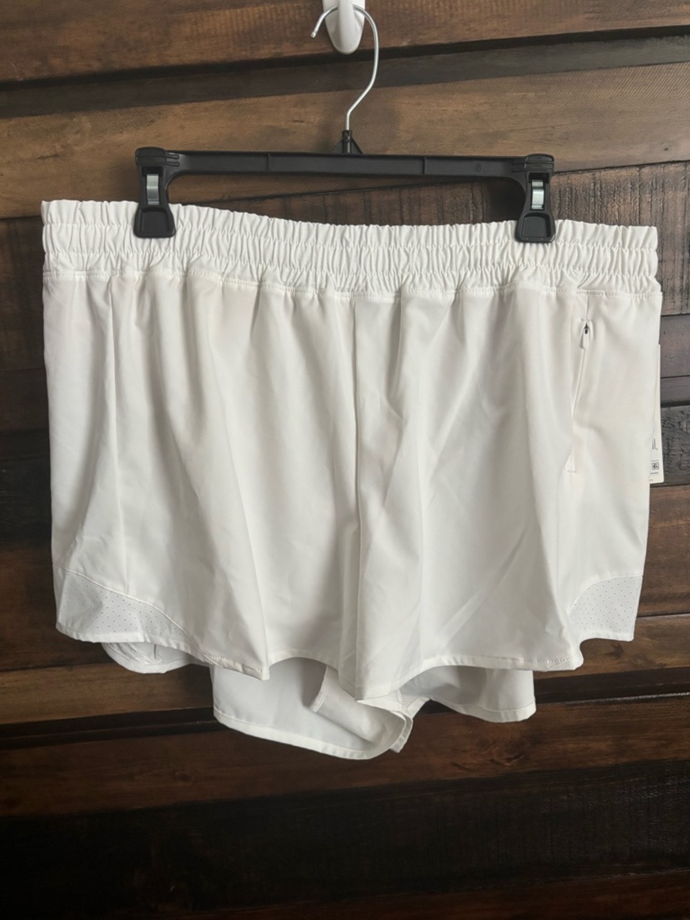 ✨NWT Calia Women's White Athletic Shorts with Elastic Waist✨